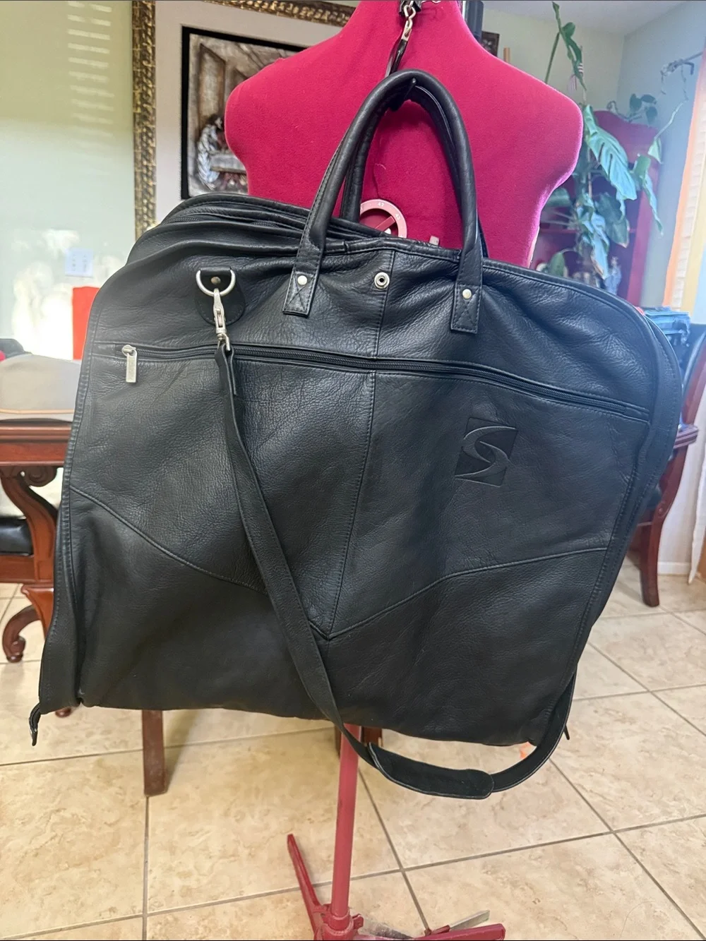 Genuine soft leather garment bag. Excellent condition .
